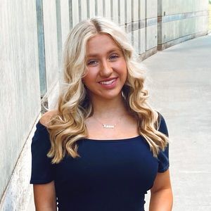 Meet your Posher, Lauren